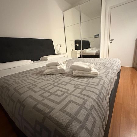 Votre Maison A Milánó Kültér fotó