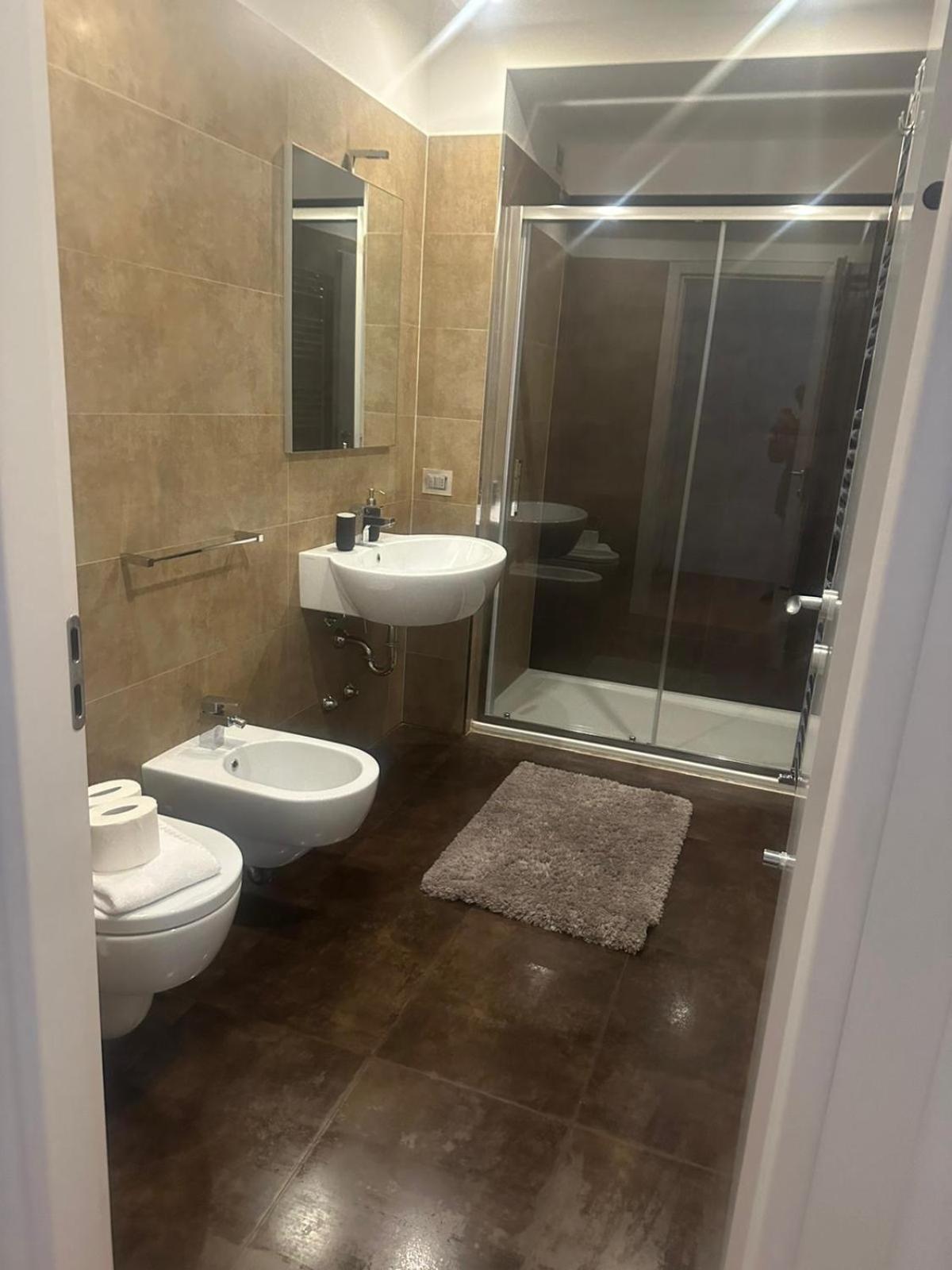 Votre Maison A Milánó Kültér fotó